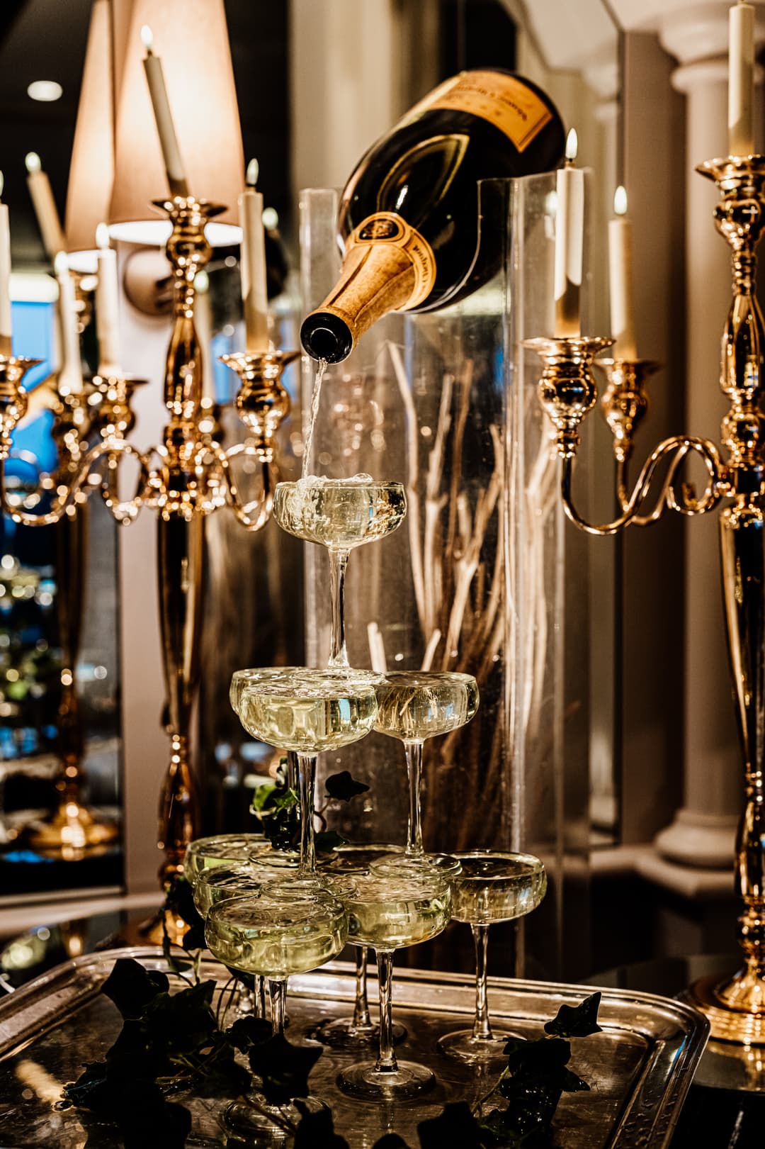 Champagne fountains and feature installations